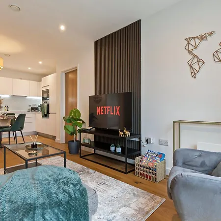 Shanti Suite - 2Bed 2Bath City Centre - Wifi - Netflix- Parking- Modern- Perfect For Family, Contractors, Leisure, Business By Shanti Nights Birmingham Exterior photo