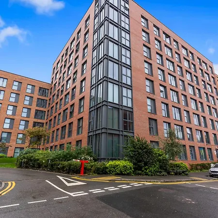 Shanti Suite - 2Bed 2Bath City Centre - Wifi - Netflix- Parking- Modern- Perfect For Family, Contractors, Leisure, Business By Shanti Nights Birmingham Exterior photo