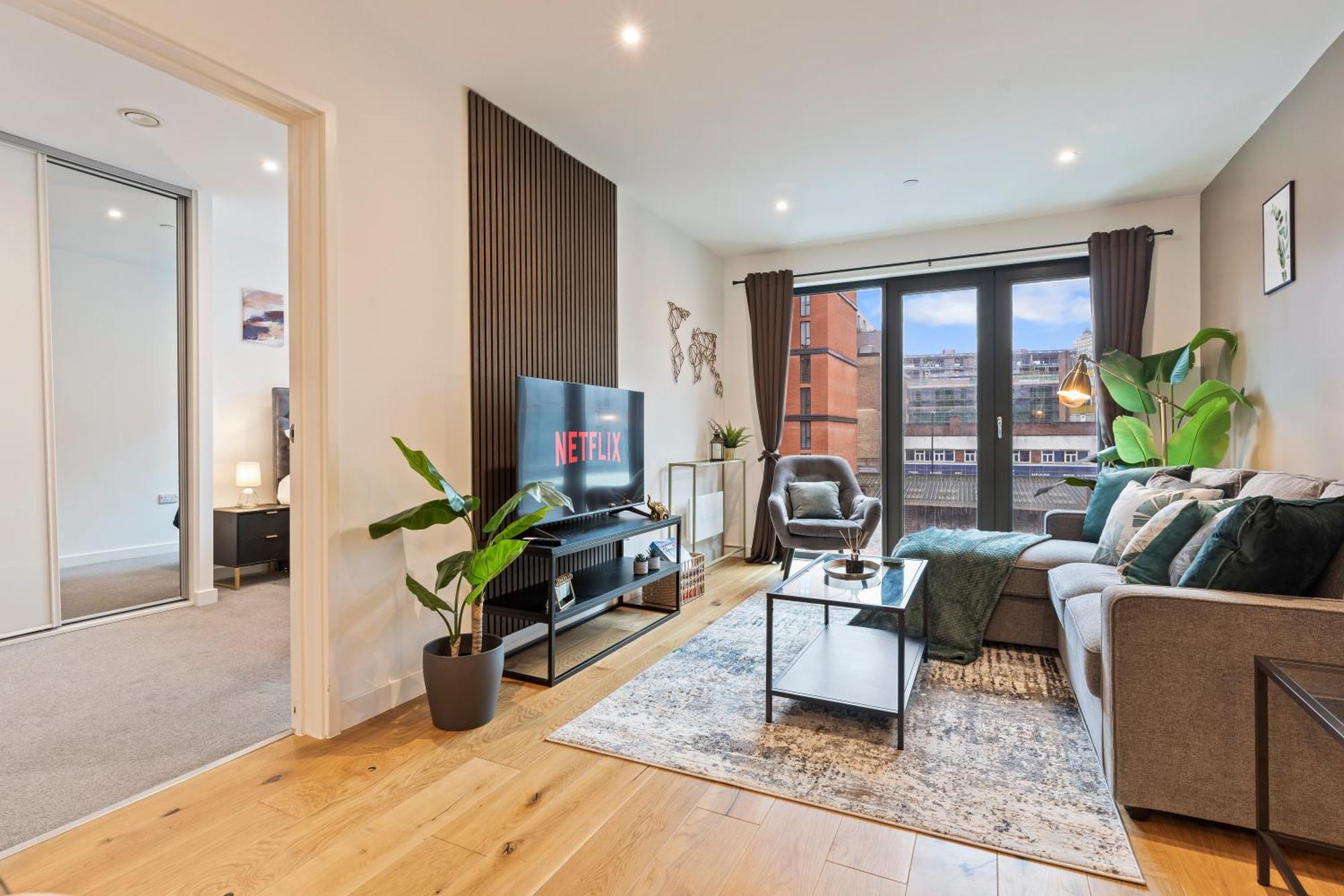 Shanti - 2bed 2bath Centre - Wifi - Netflix- Parking- Modern- Perfect For Family, Contractors, Leisure, Business By Shanti Nights Appartamento *